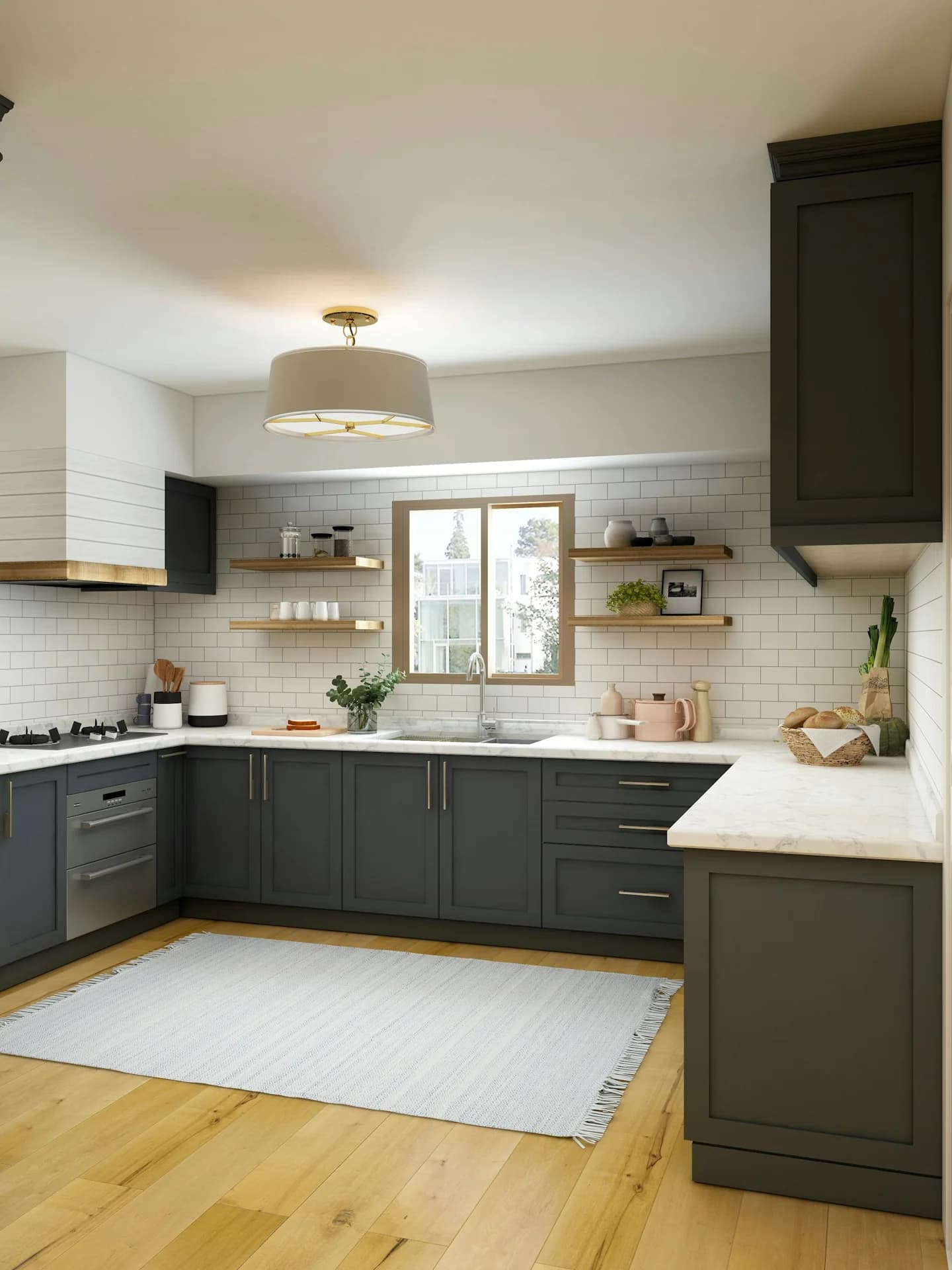 Cuisine aux façades foncées, plan clair et étagères en bois